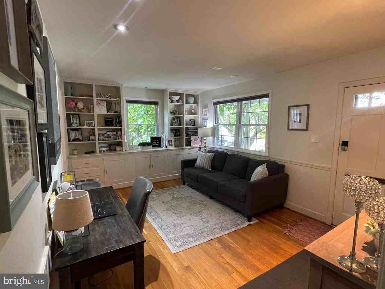 4411 Edgefield Rd - Photo 4 of 22