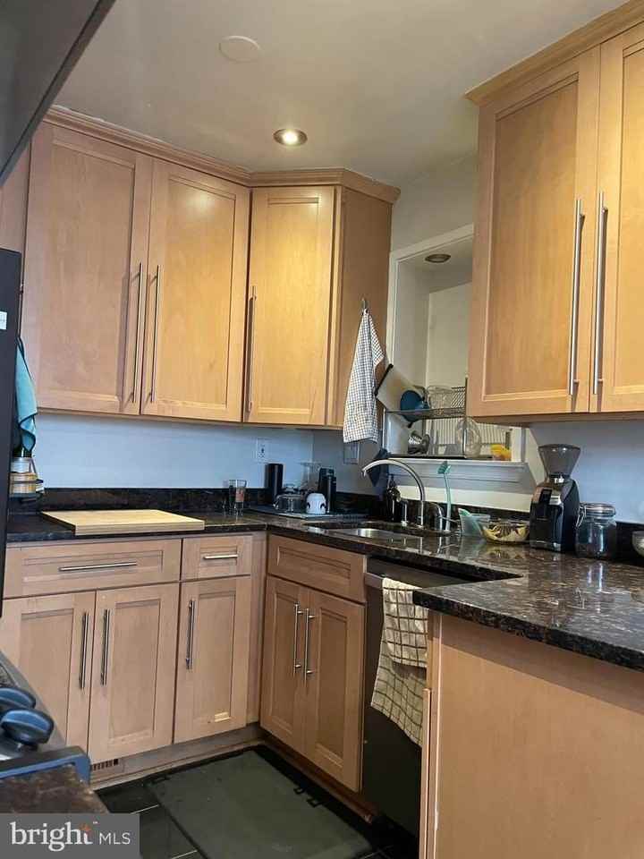 4411 Edgefield Rd - Photo 7 of 22