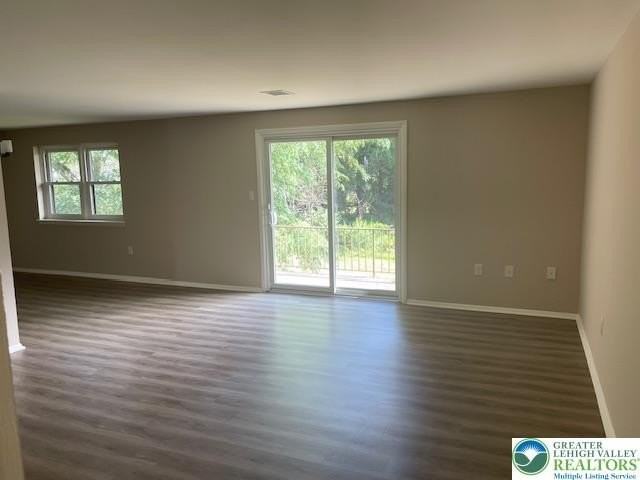 2404 Woodstock Dr Unit B #B - Photo 3 of 11