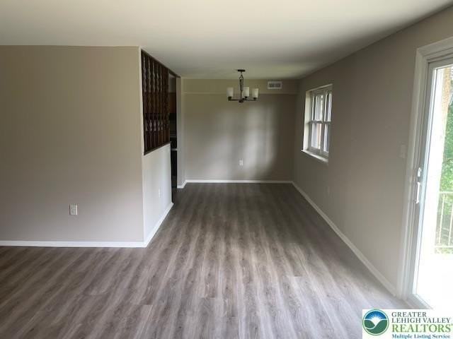 2404 Woodstock Dr Unit B #B - Photo 4 of 11