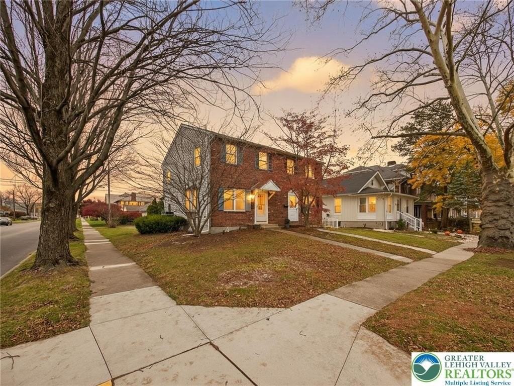 2149 W Allen St - Photo 3 of 24