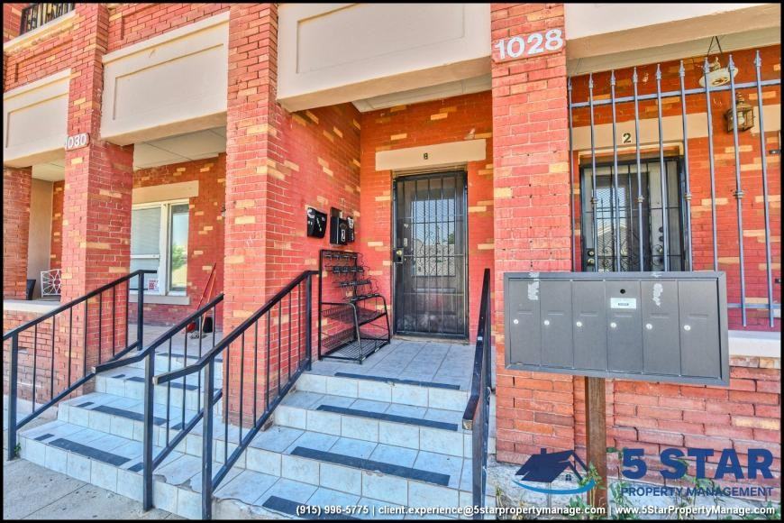 1030 Wyoming Ave - Photo 2 of 10