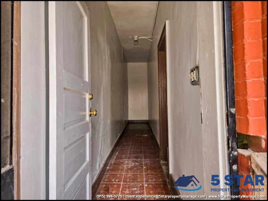 1030 Wyoming Ave - Photo 6 of 10