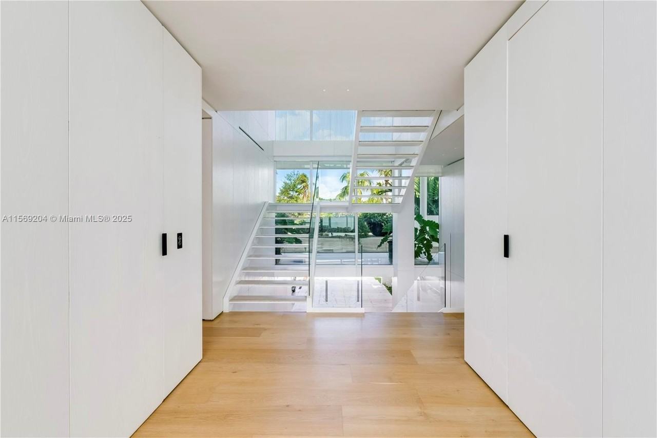 440 S Mashta Dr - Photo 5 of 50