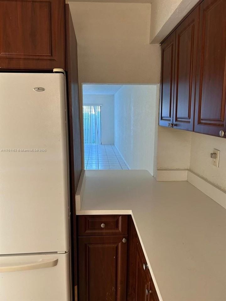 504 Nw 179th St - Photo 2 of 6