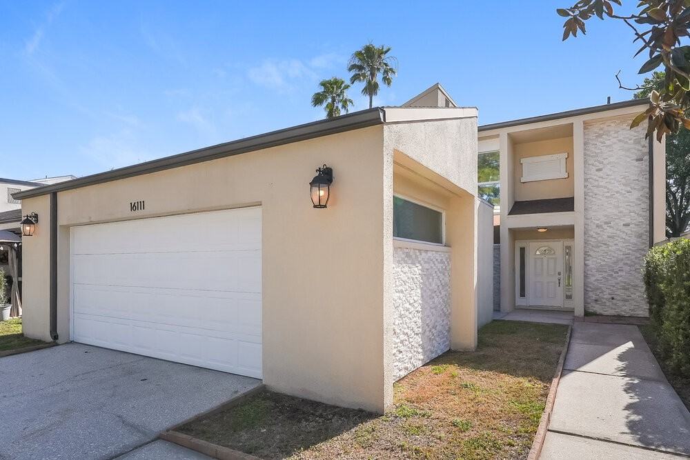 16111 Gardendale Dr - Photo 4 of 17