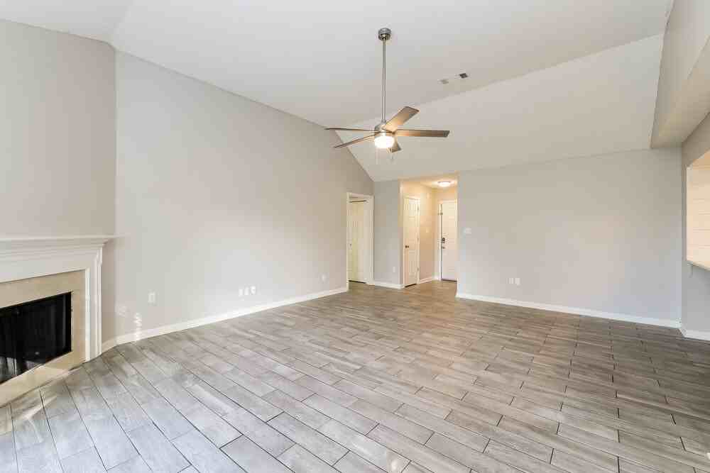 5975 Cottage Hill Dr - Photo 4 of 16