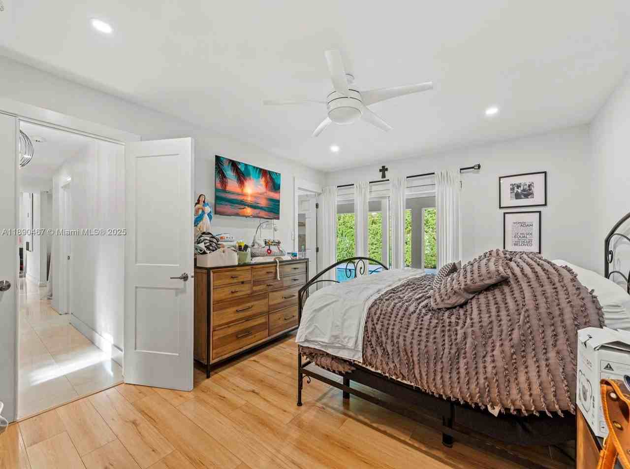 10921 Sw 116th Ave #0 - Photo 3 of 30