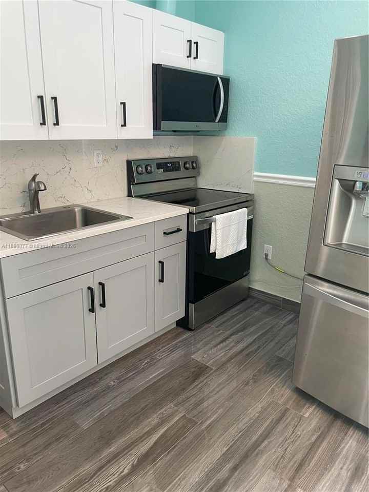 240 Ne 27th St #1 - Photo 2 of 16