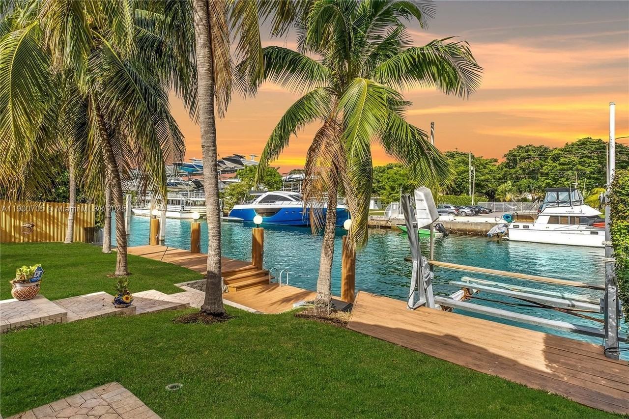 2075 Arch Creek Dr #2075 - Photo 2 of 36