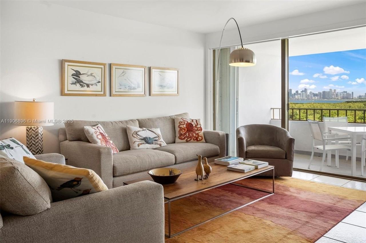 155 Ocean Lane Dr #1104 - Photo 7 of 32