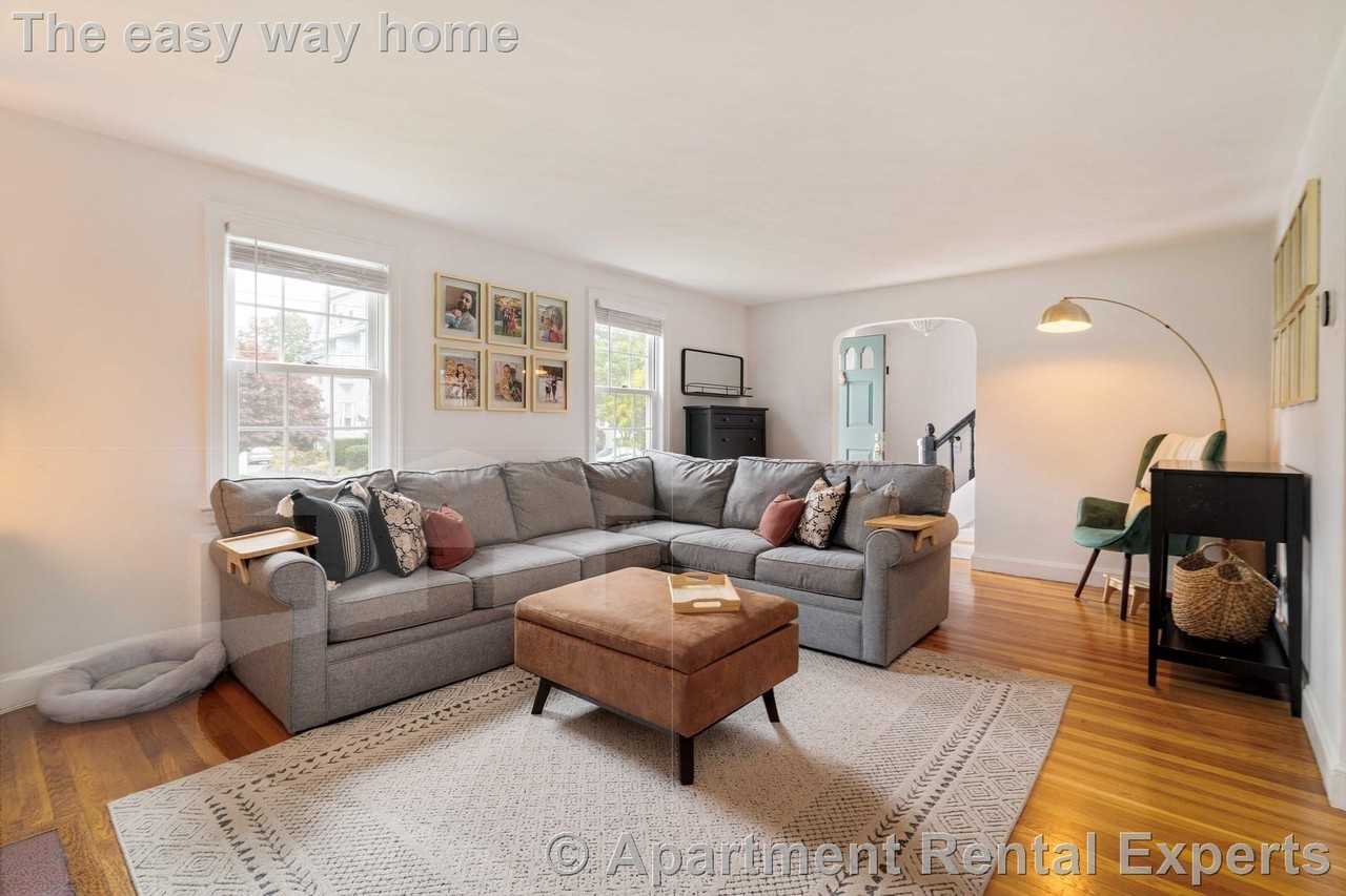 19 Trenton St - Photo 7 of 29