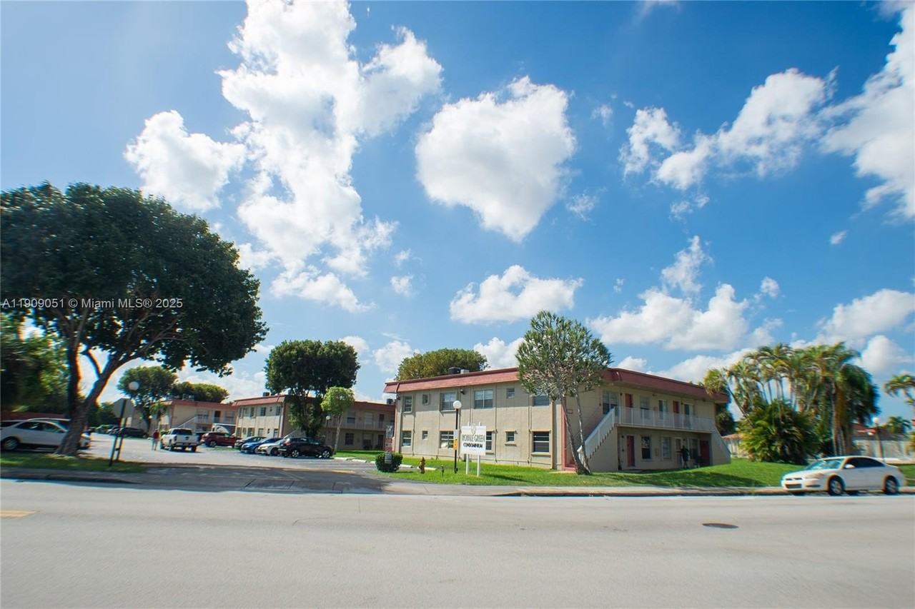 12800 Sw 43rd Dr #210B - Photo 3 of 25