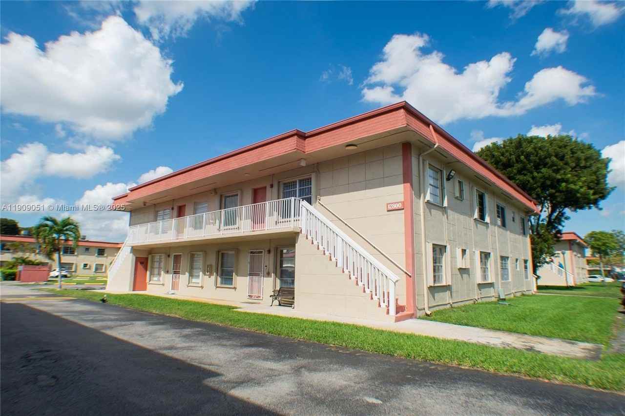 12800 Sw 43rd Dr #210B - Photo 4 of 25