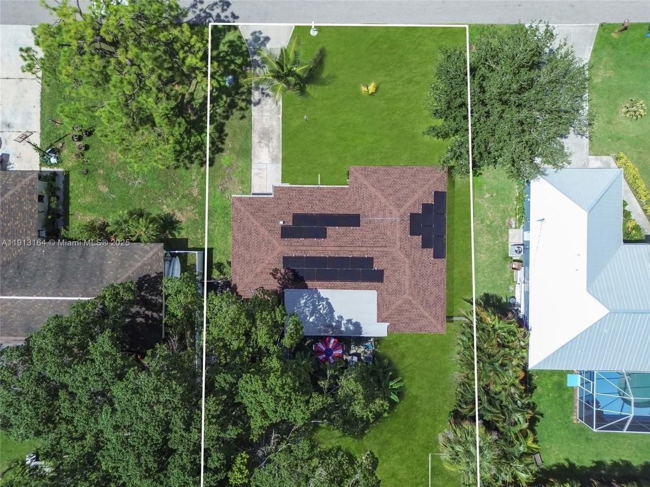 246 Se 44th St - Photo 5 of 46