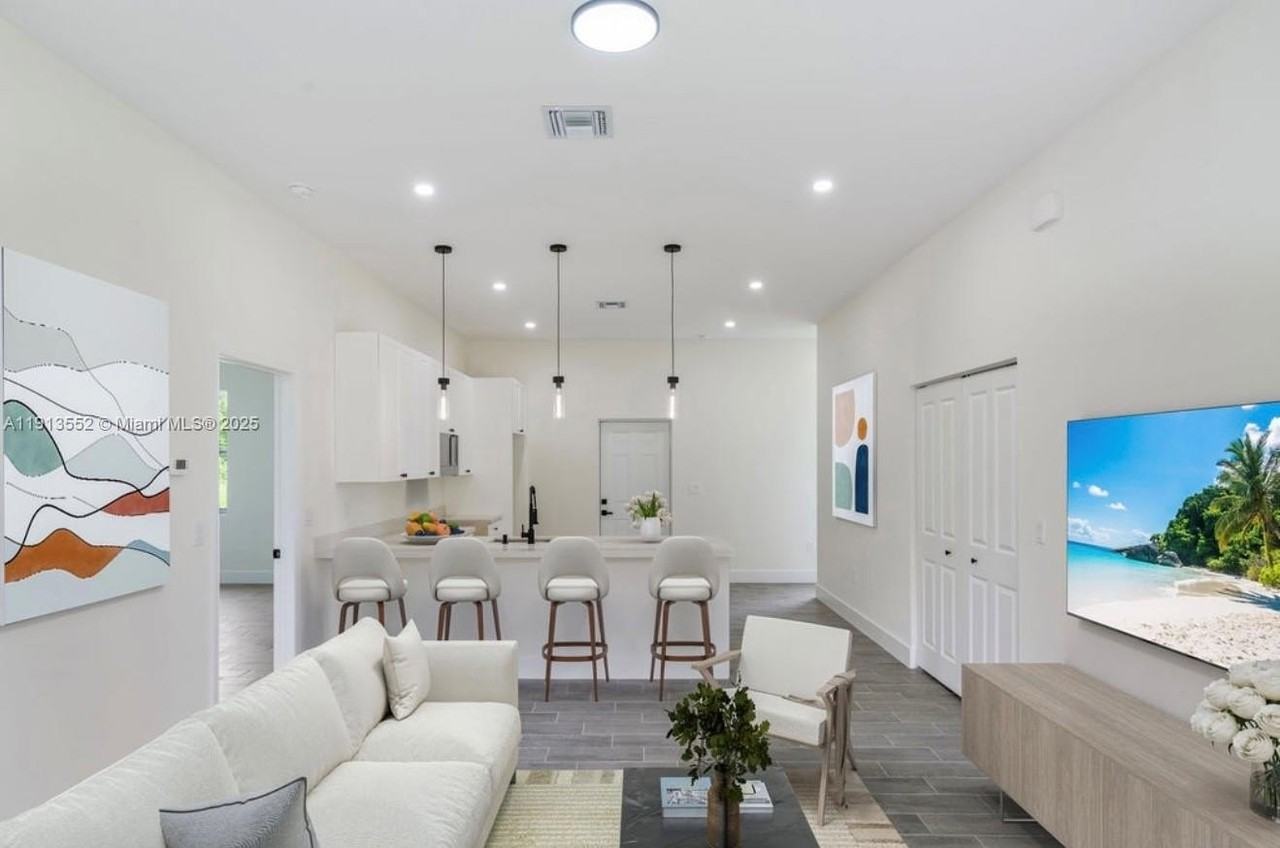 710 Peacock Ave - Photo 5 of 46