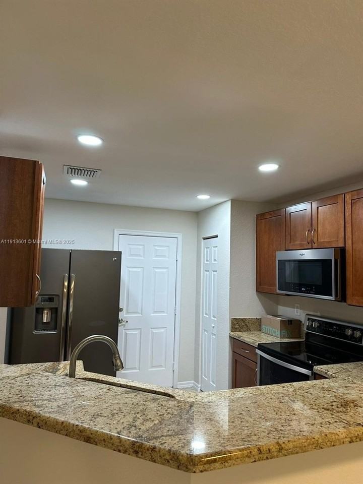 9113 Chambers St - Photo 3 of 13