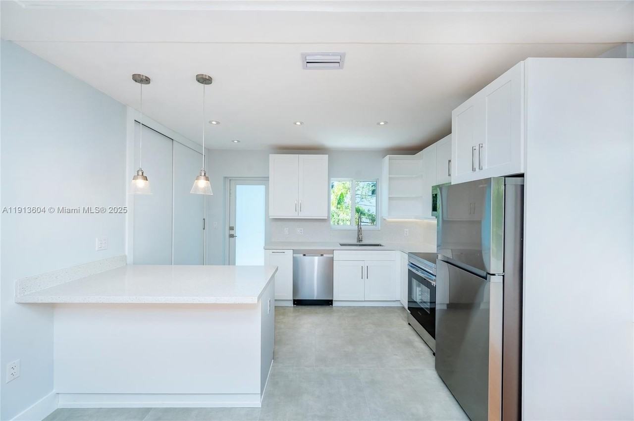 636 Malaga Avenue #2 - Photo 4 of 18