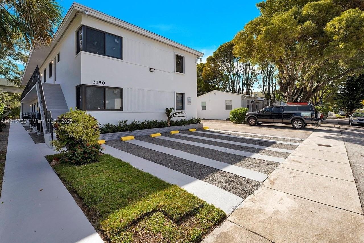 2150 Sw 26th St #5 - Photo 2 of 25