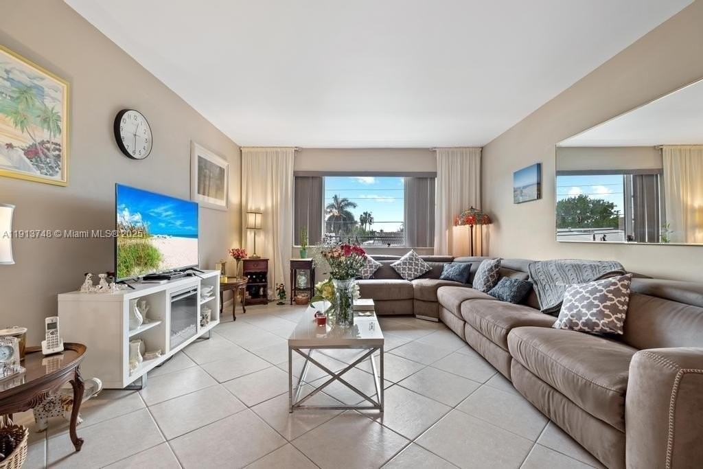 400 S Cypress Rd #424 - Photo 3 of 34