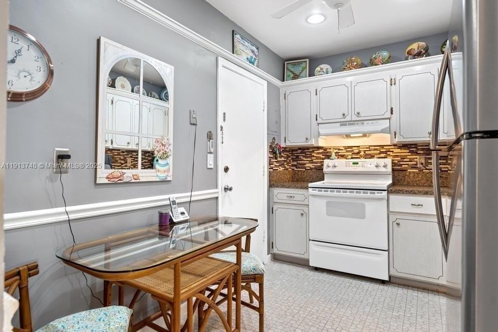 400 S Cypress Rd #424 - Photo 4 of 34