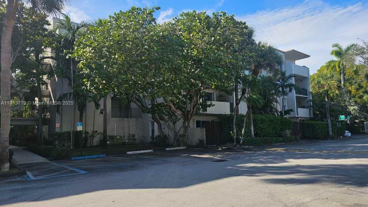 6890 N Kendall Dr #B203 - Photo 2 of 12