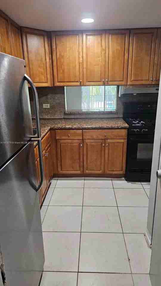 6890 N Kendall Dr #B203 - Photo 3 of 12