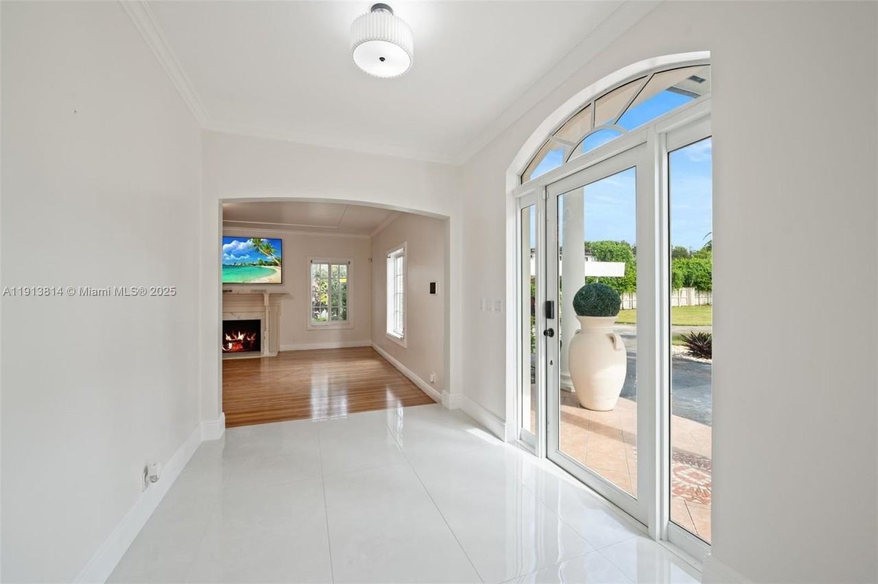 13000 Old Cutler Rd - Photo 3 of 45