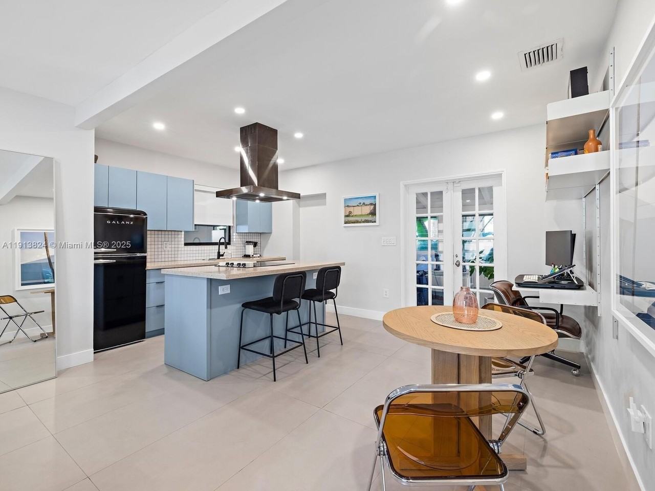 1009 Nw 11th Ct - Photo 2 of 45