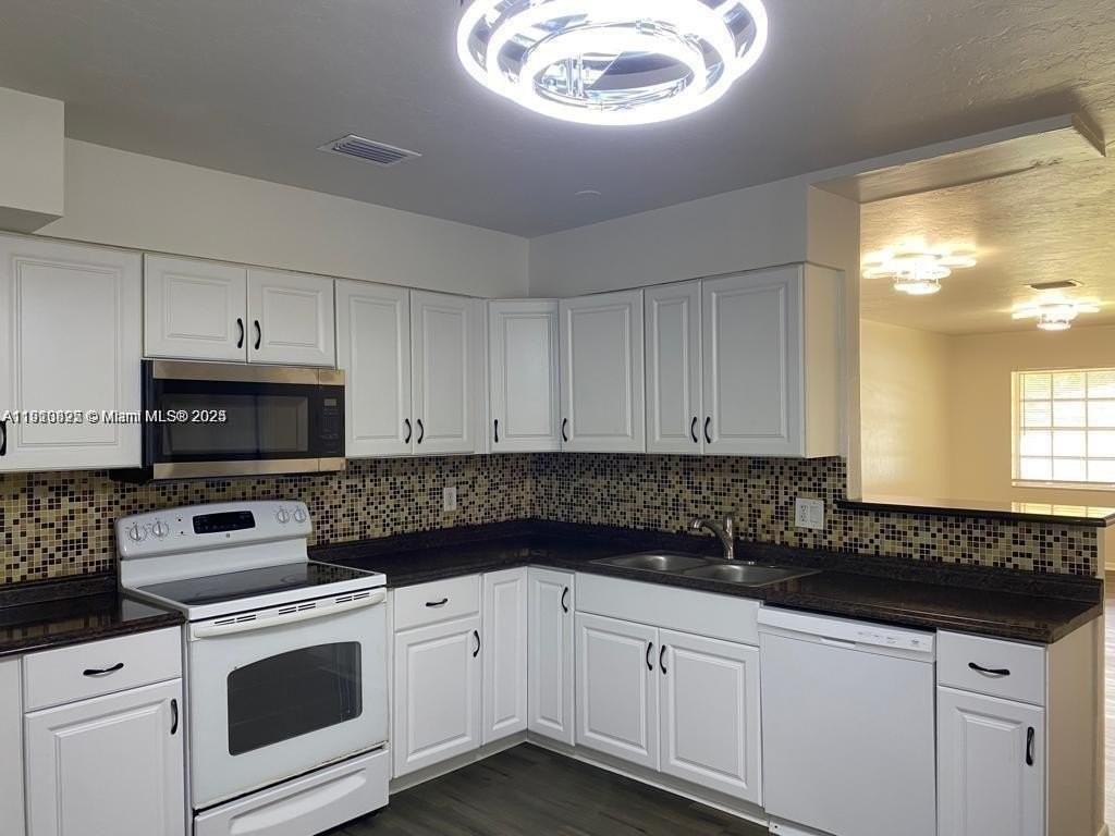 8947 Nw 33rd St #1 - Photo 4 of 28