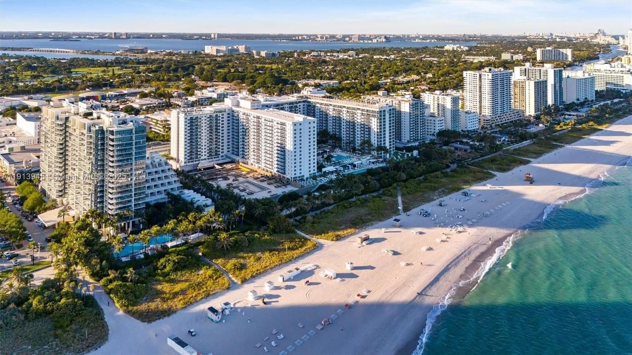 2301 Collins Ave #1634 - Photo 5 of 50