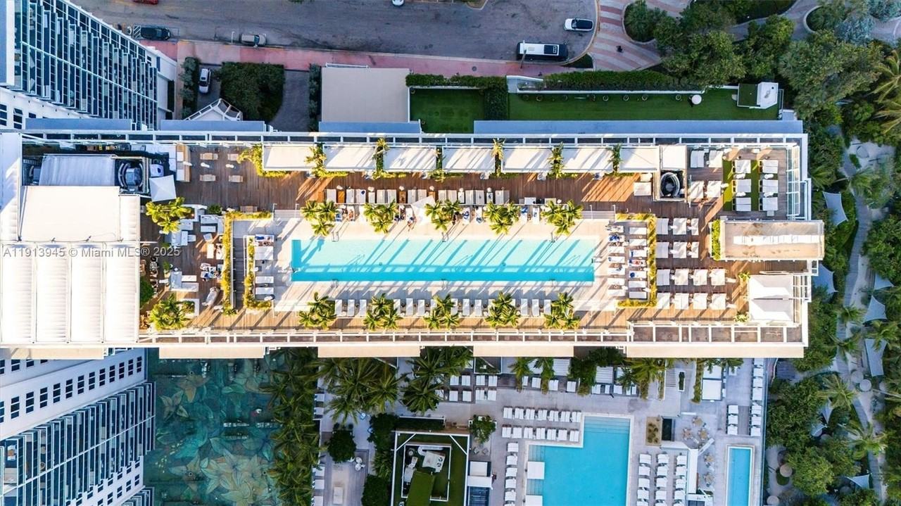 2301 Collins Ave #1634 - Photo 6 of 50