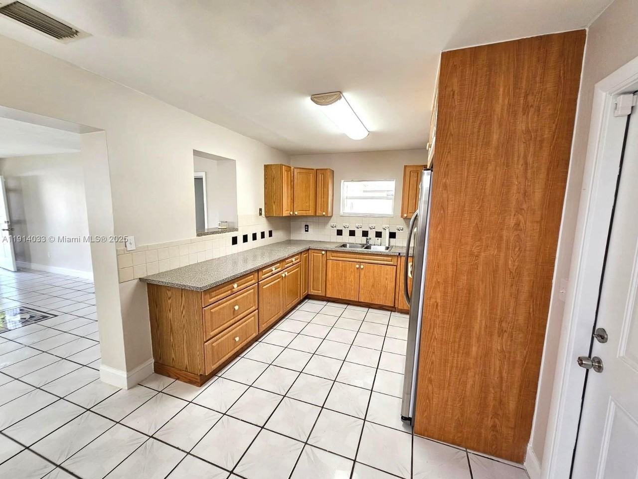 10530 Sw 149th St - Photo 6 of 26