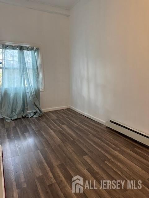 537 S Park St - Photo 3 of 7