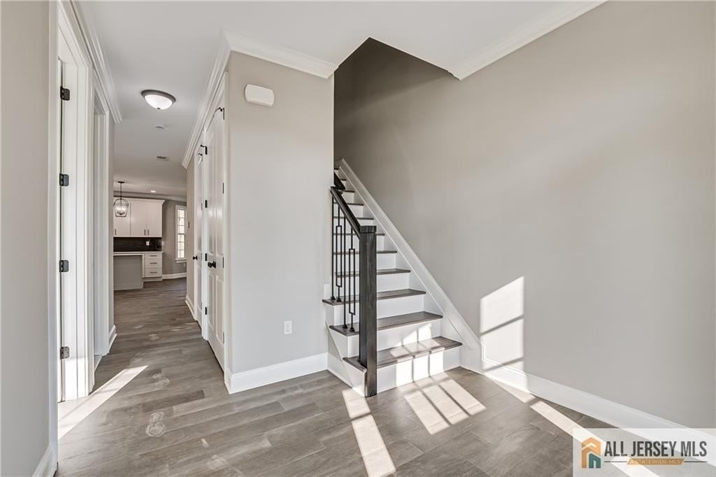 10 Hector Ave - Photo 4 of 47