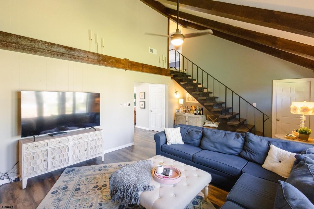 5143 Venice Ave - Photo 3 of 19