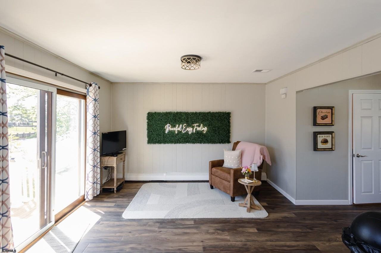 5143 Venice Ave - Photo 5 of 19