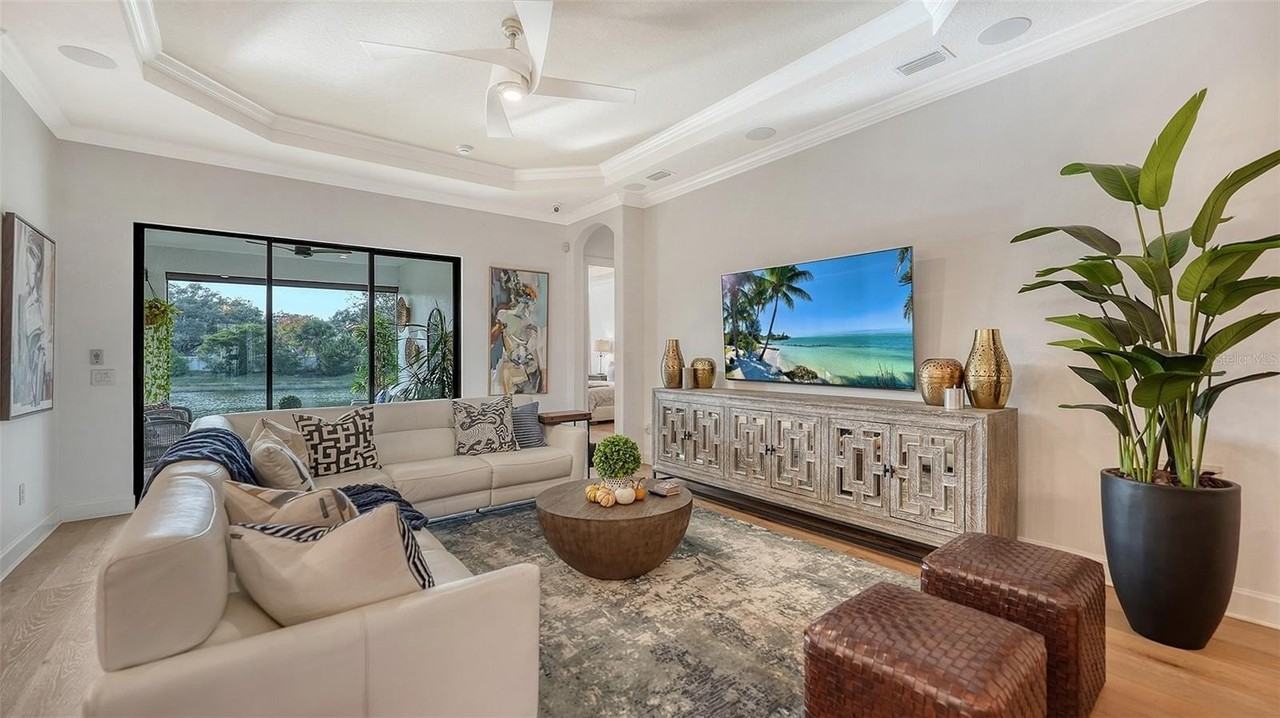 8137 Gabanna Dr - Photo 7 of 50