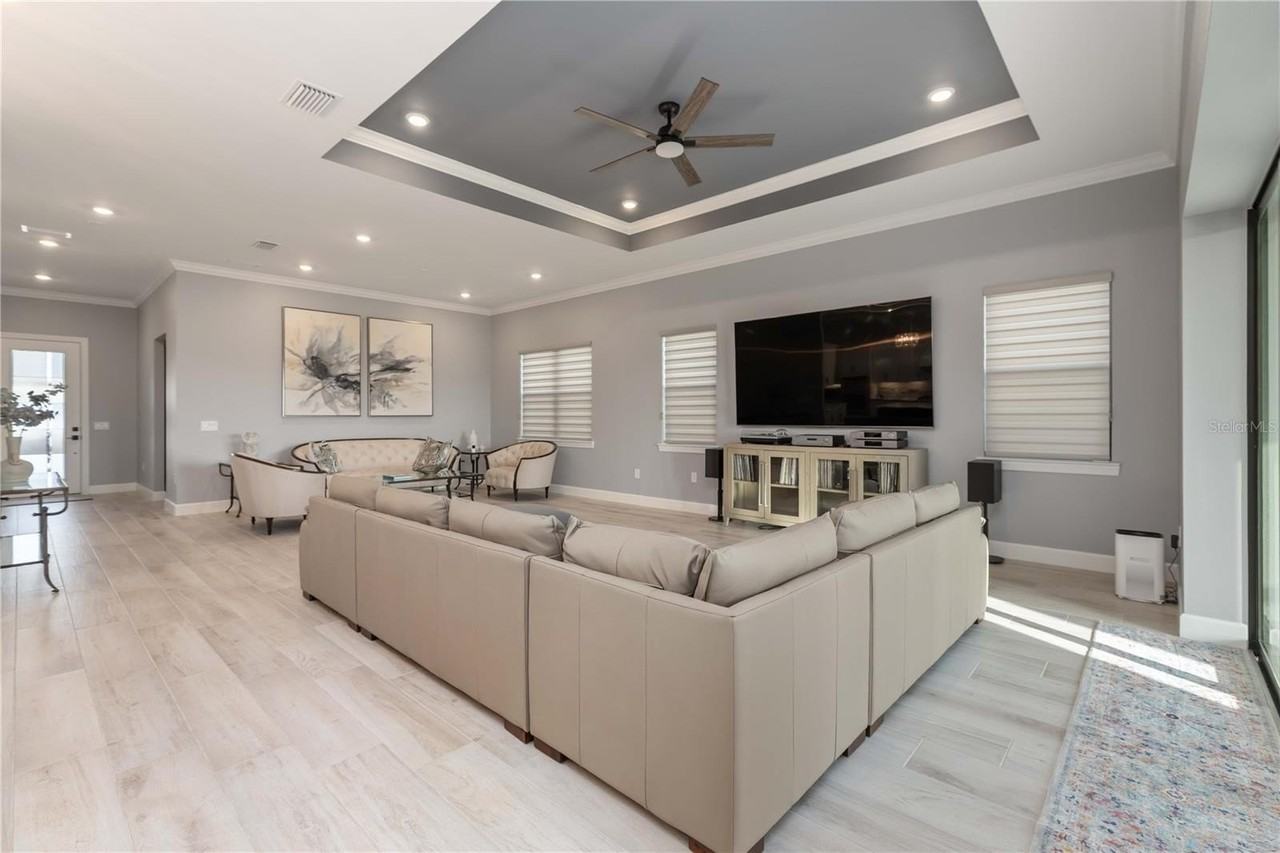 6075 Sawgrass Lake Ct - Photo 3 of 50