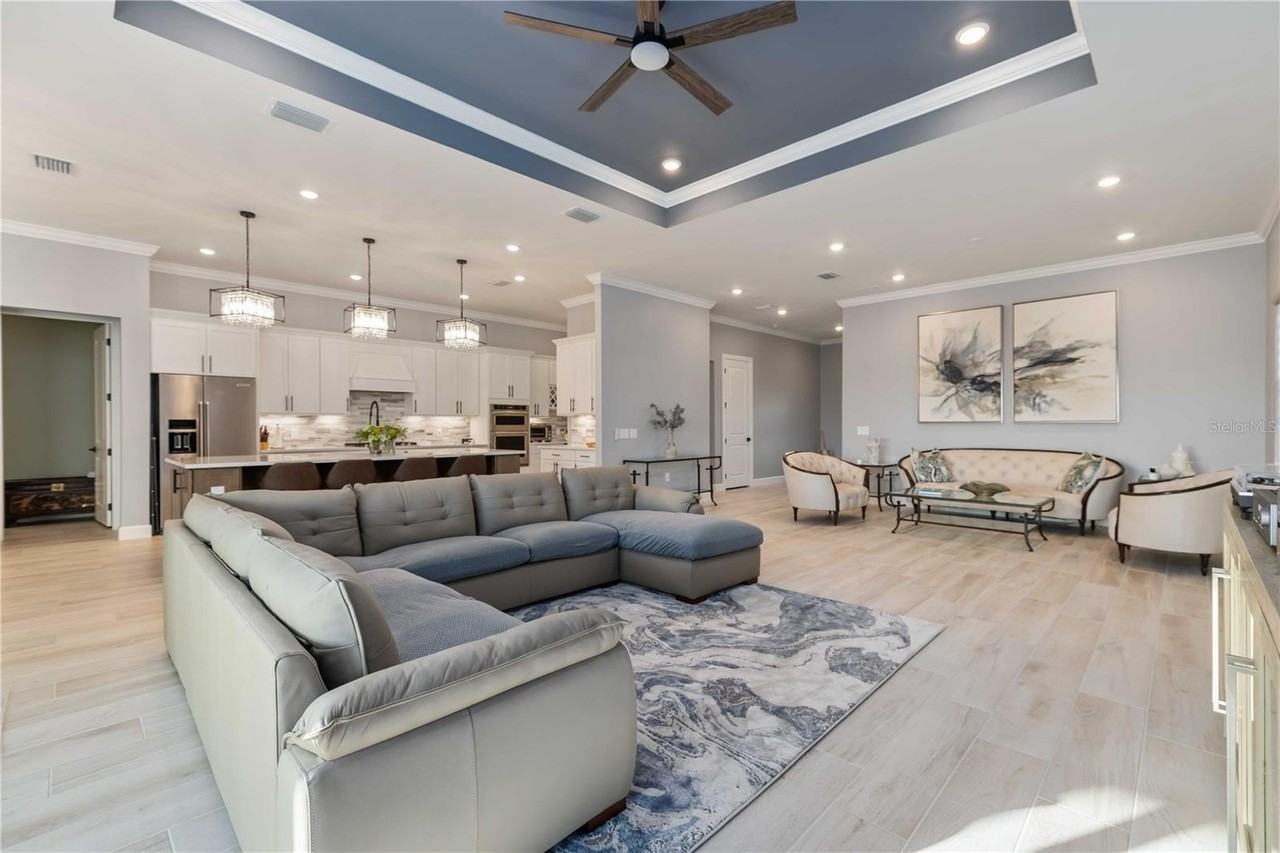 6075 Sawgrass Lake Ct - Photo 4 of 50