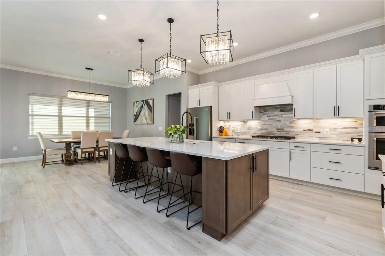 6075 Sawgrass Lake Ct - Photo 6 of 50