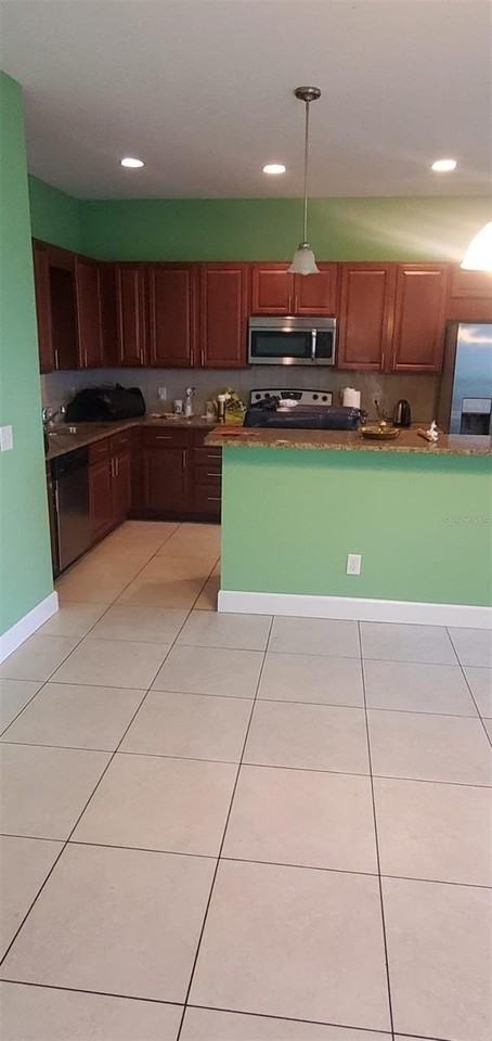 1418 Salisbury Dr - Photo 3 of 11