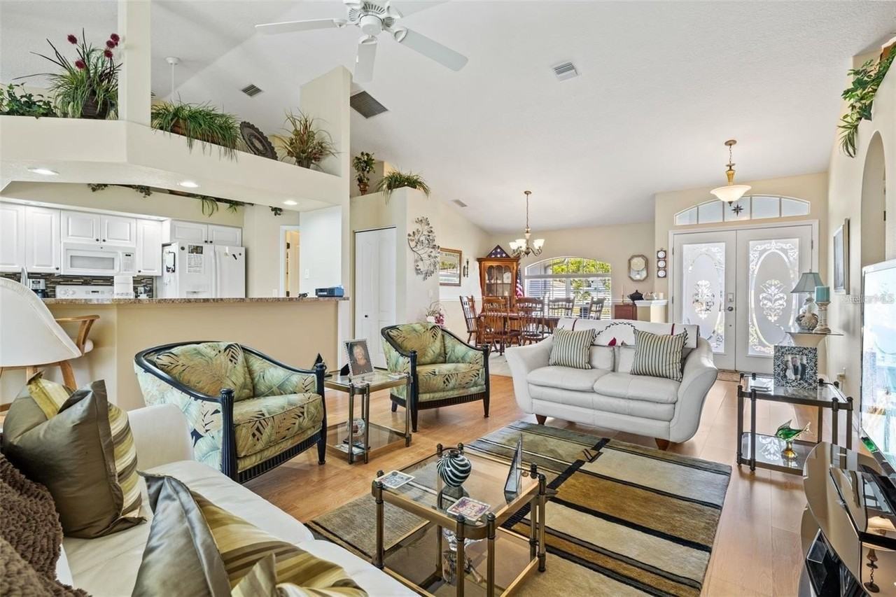 830 Poinciana Rd - Photo 4 of 42