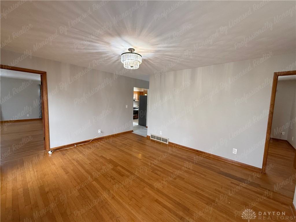 2650 Loris Dr - Photo 4 of 38