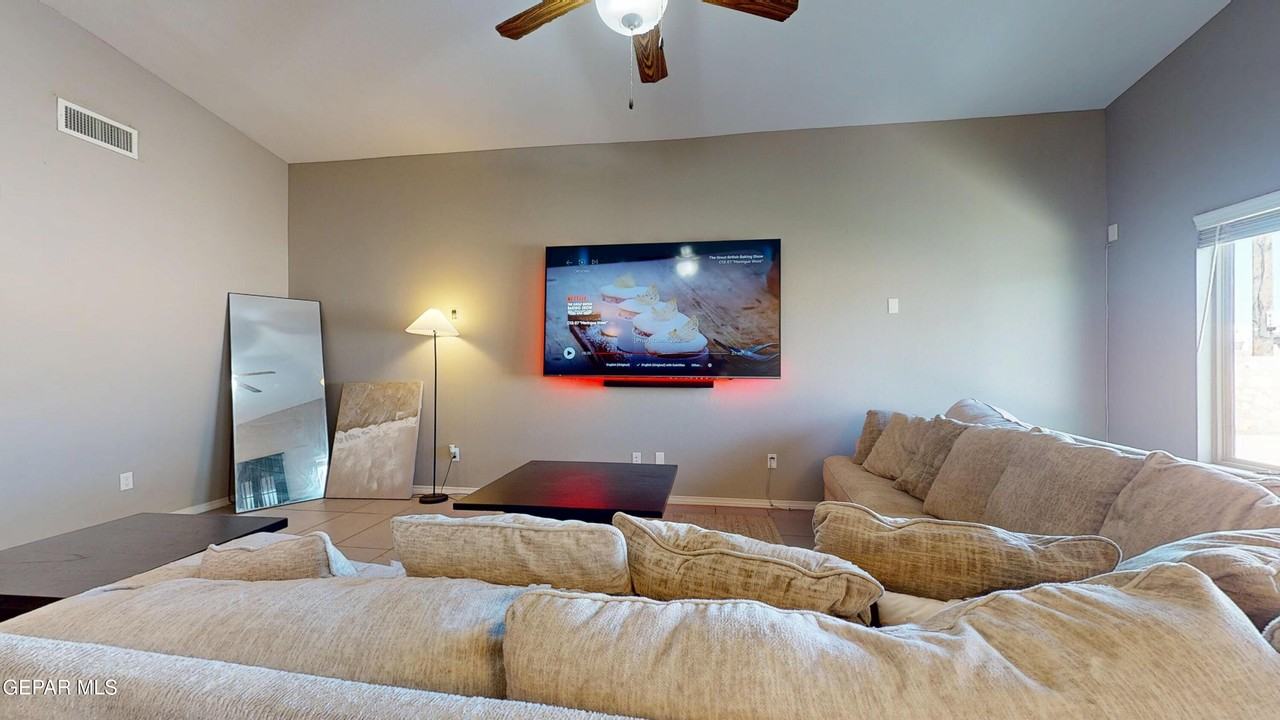 12132 Mesquite Thorn Dr - Photo 3 of 39