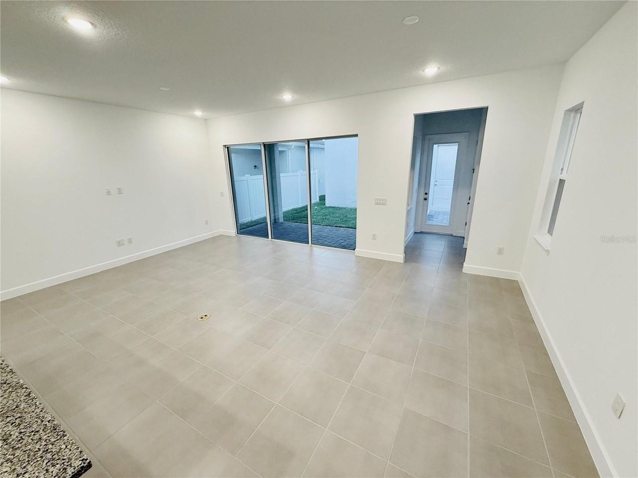 12585 Clear Sapphire Dr - Photo 4 of 50