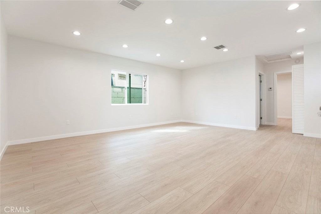 13120 Branford St - Photo 5 of 16