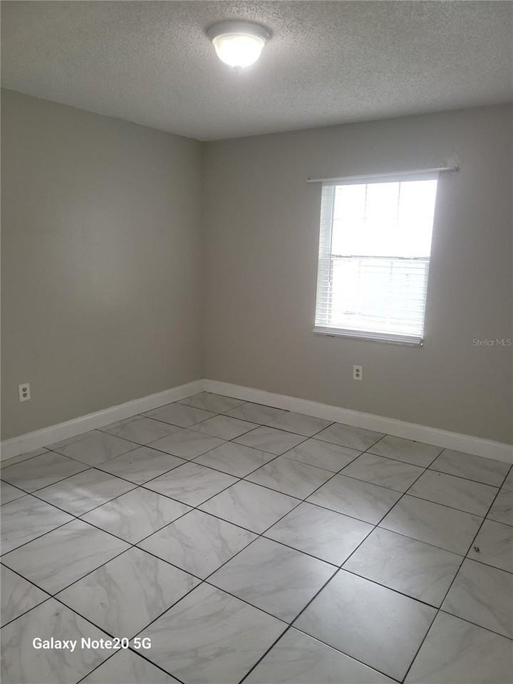 1015 Beecher St #1 - Photo 7 of 9