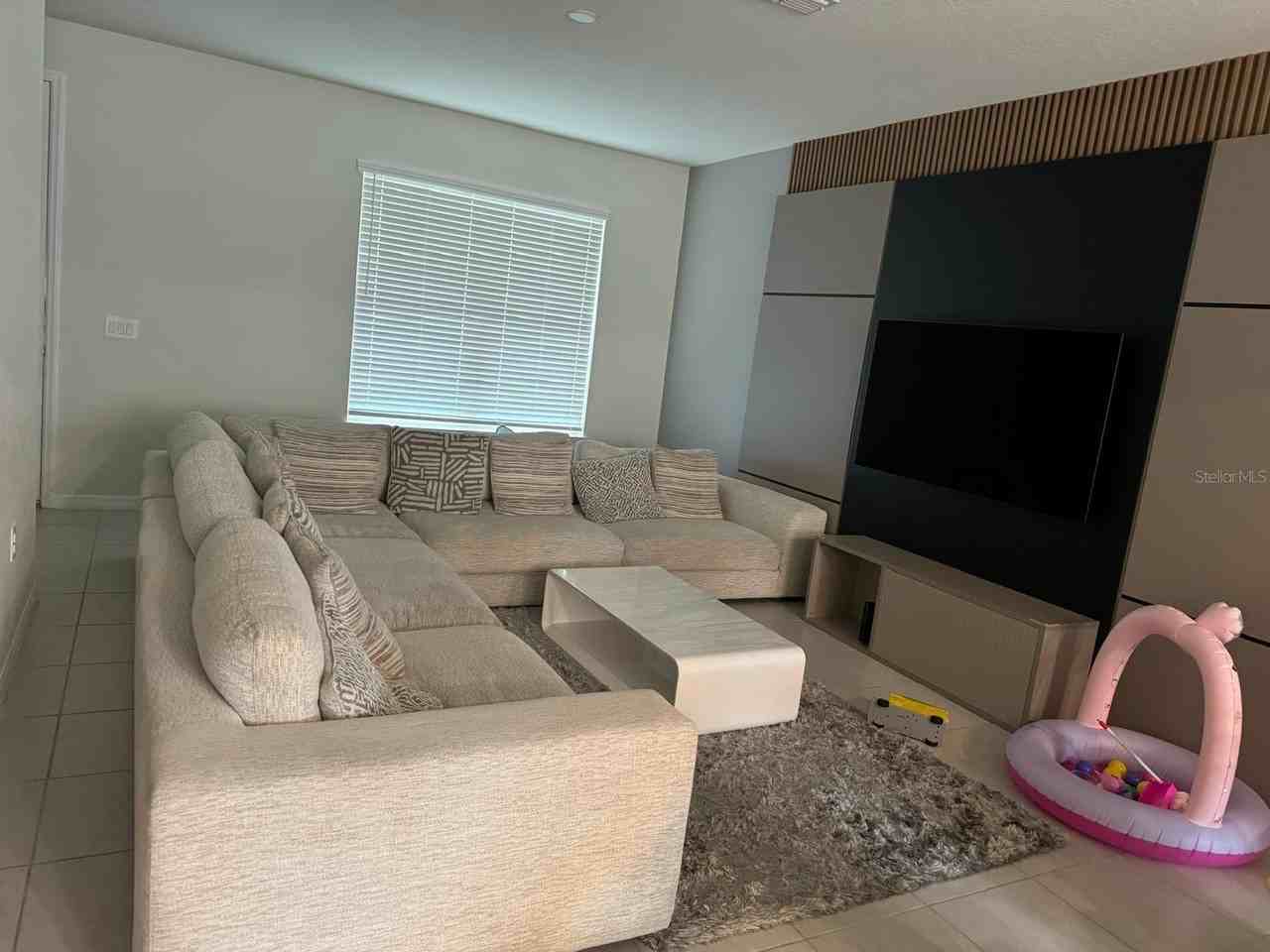 5028 Caspian St - Photo 6 of 22