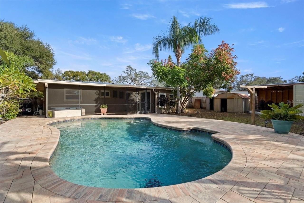 78 Lexington Dr - Photo 2 of 19